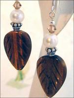 Tiger-eye leaf clip earrings